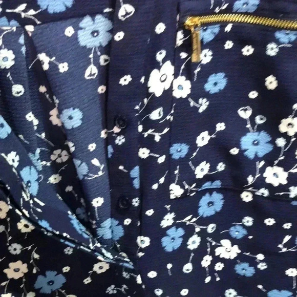 Michael Kors V-neck,zipper detail chest pockets,,long adjustable sleeve,floral - Picture 11 of 11